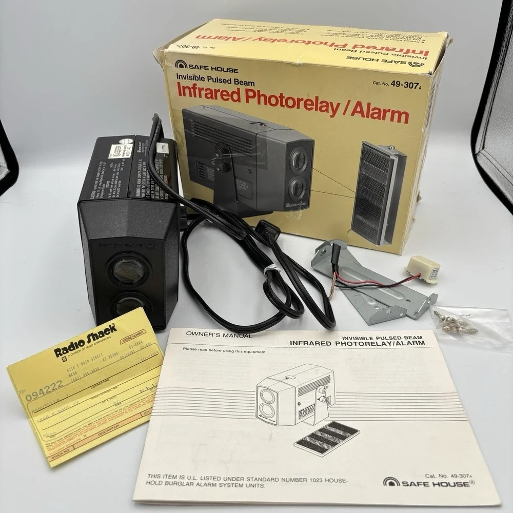 Safe House Invisible Pulsed Beam Infrared Photorelay Alarm 49-307 Radio Shack